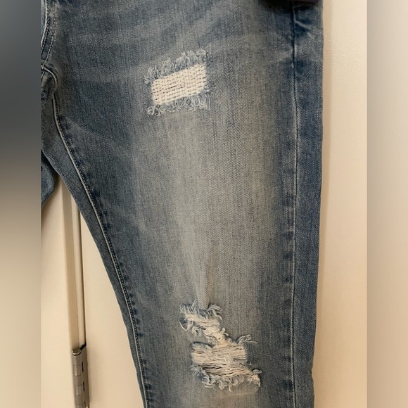 NEW! Slim Straight Jeans in Light Blue Vintage Wash, Distressed Knees 32 x 31 - Picture 5 of 13